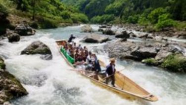 保津川下り（保津川遊船企業組合）
